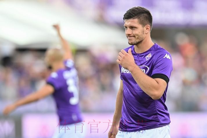 约维奇关注佛罗伦萨Instagram 并为其点赞