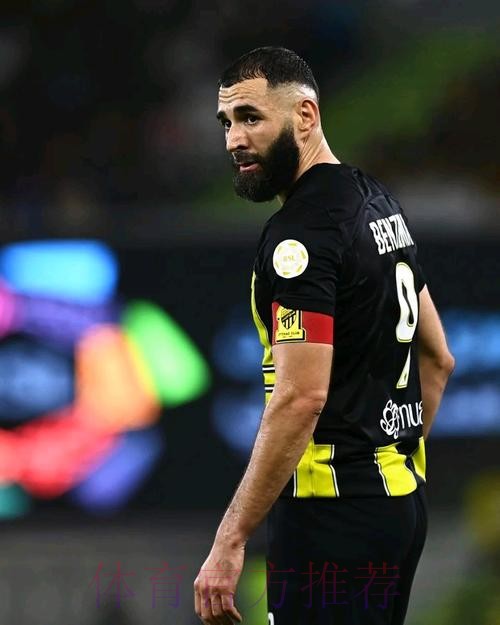 纳乔可能冬窗离队 本泽马正说服他加盟吉达联合 纳乔可能冬窗离队 本泽马正说服他加盟吉达联合